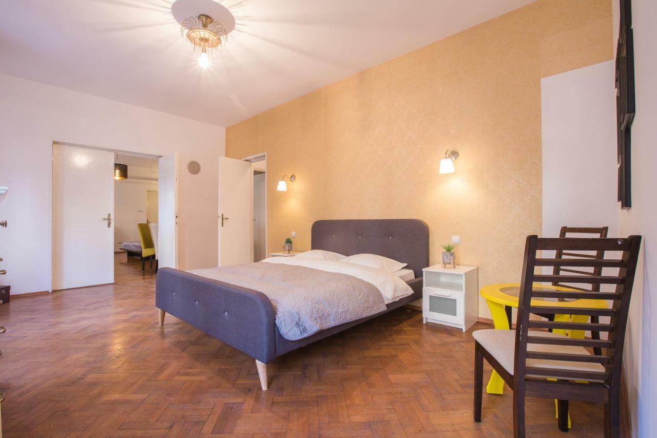 Color Apartments Nicolae Tonitza St Bucarest Esterno foto
