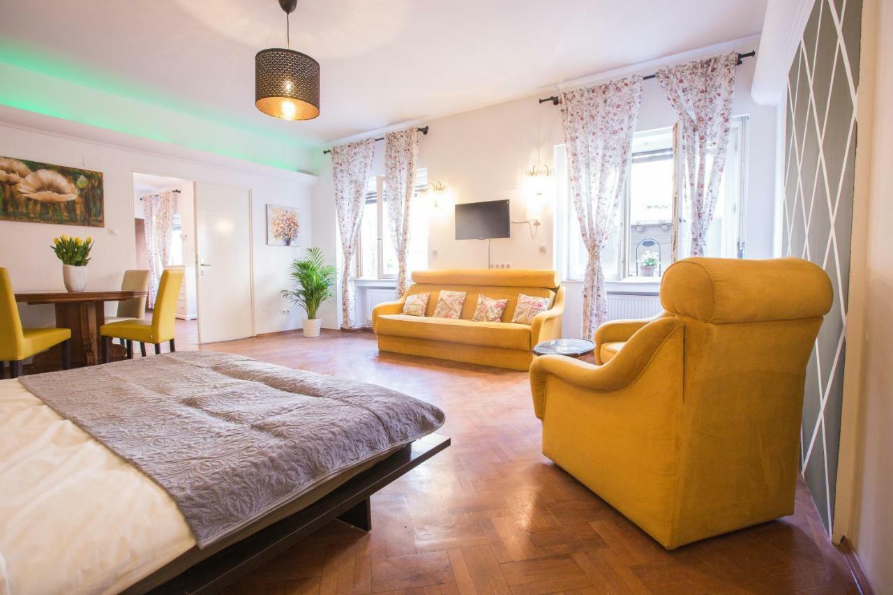 Color Apartments Nicolae Tonitza St Bucarest Esterno foto