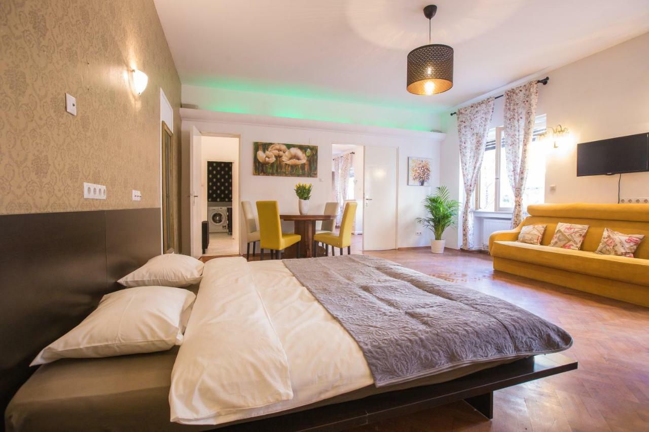Color Apartments Nicolae Tonitza St Bucarest Esterno foto