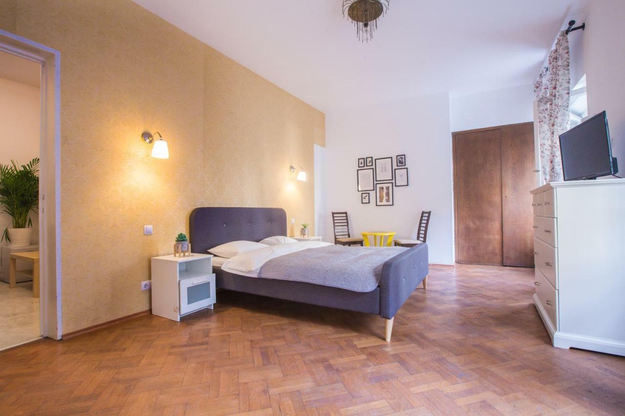 Color Apartments Nicolae Tonitza St Bucarest Esterno foto
