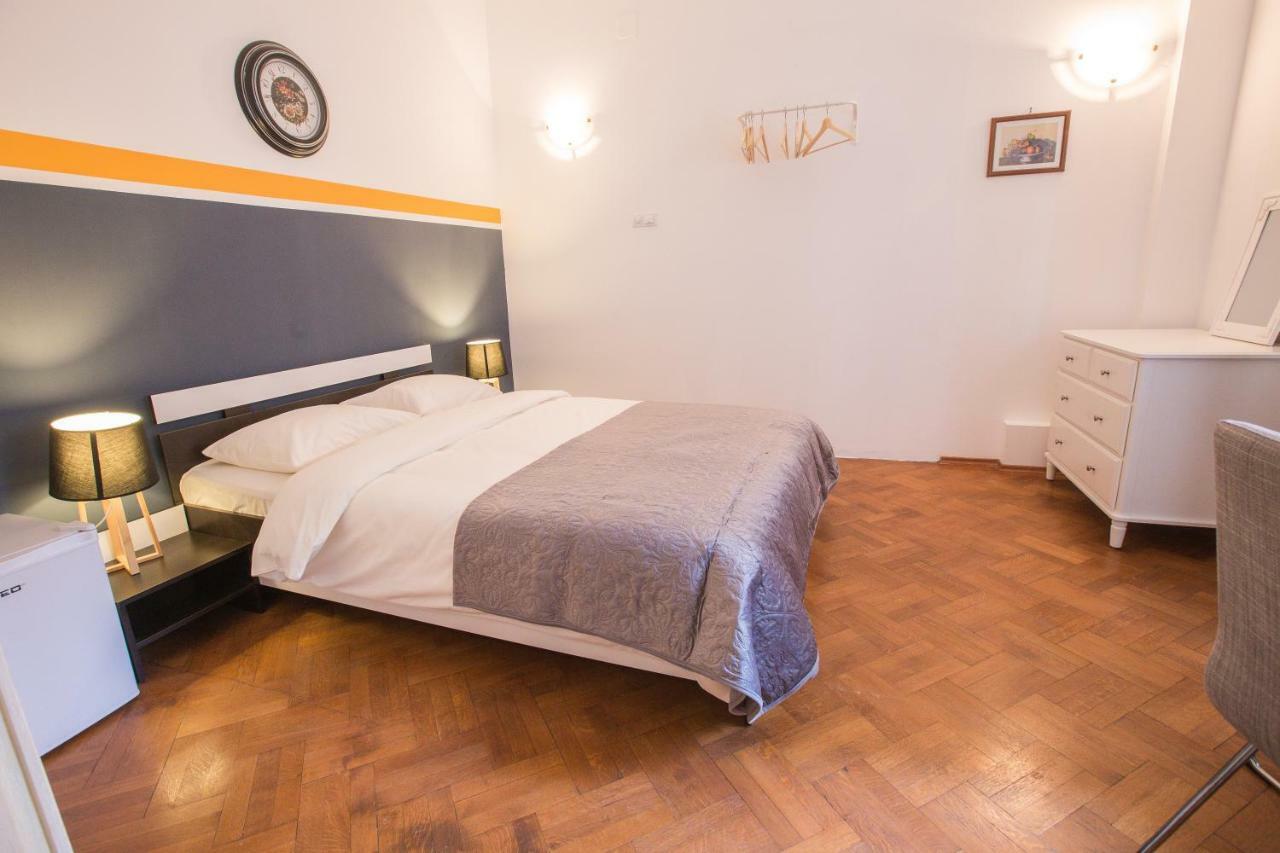 Color Apartments Nicolae Tonitza St Bucarest Esterno foto