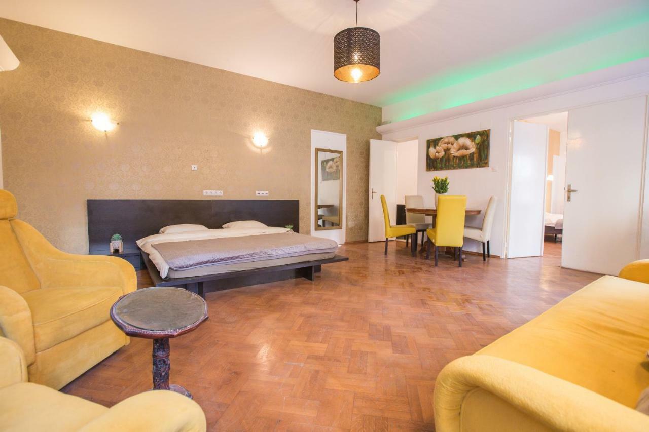 Color Apartments Nicolae Tonitza St Bucarest Esterno foto