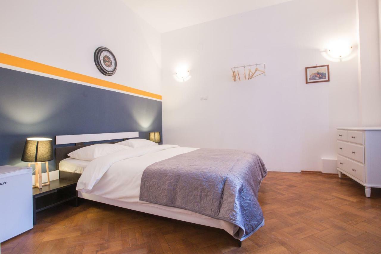 Color Apartments Nicolae Tonitza St Bucarest Esterno foto