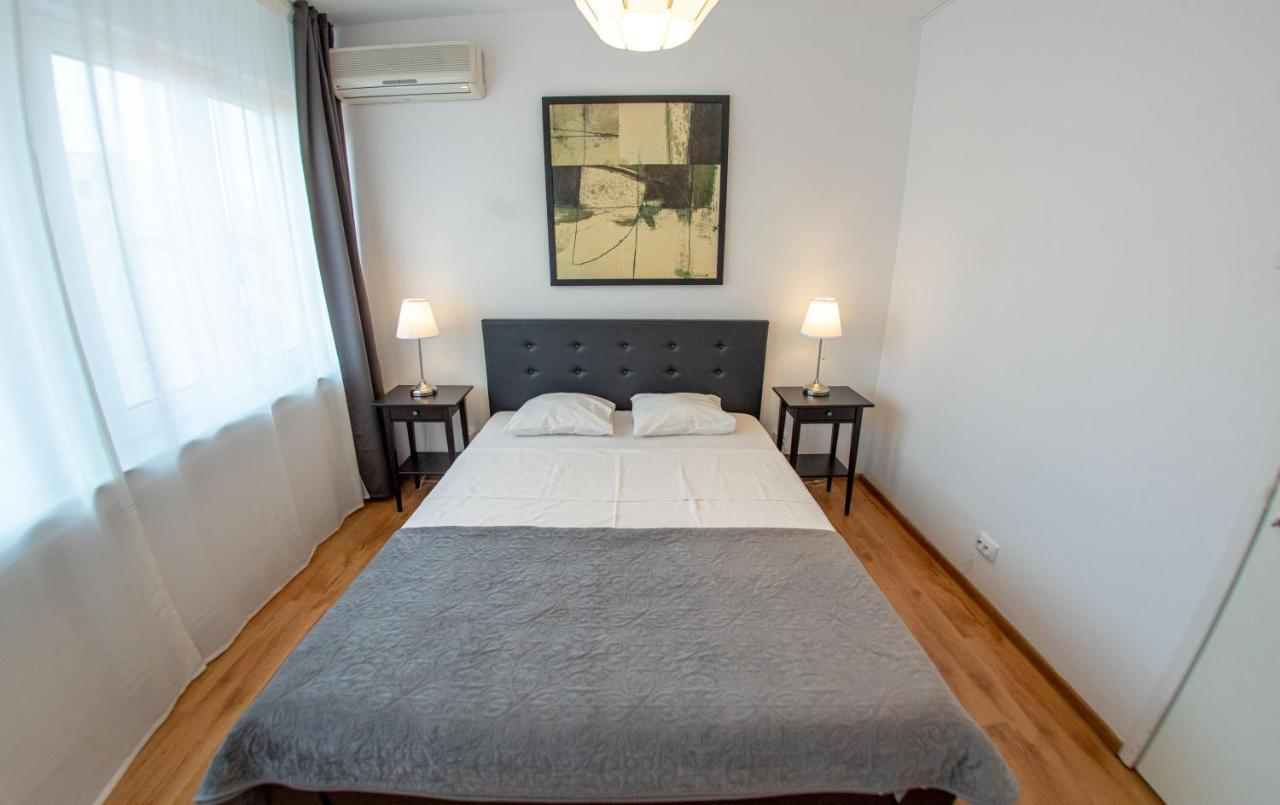 Color Apartments Nicolae Tonitza St Bucarest Esterno foto